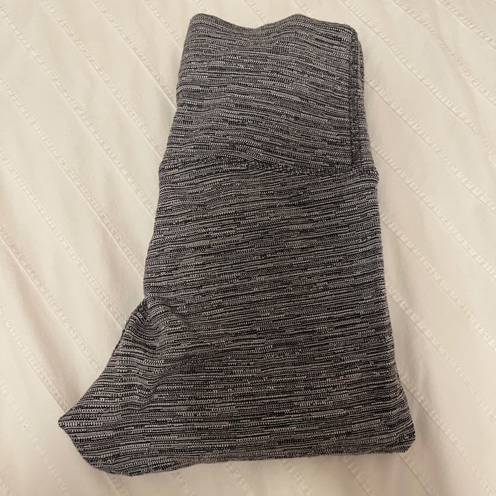 Grey TNA leggings